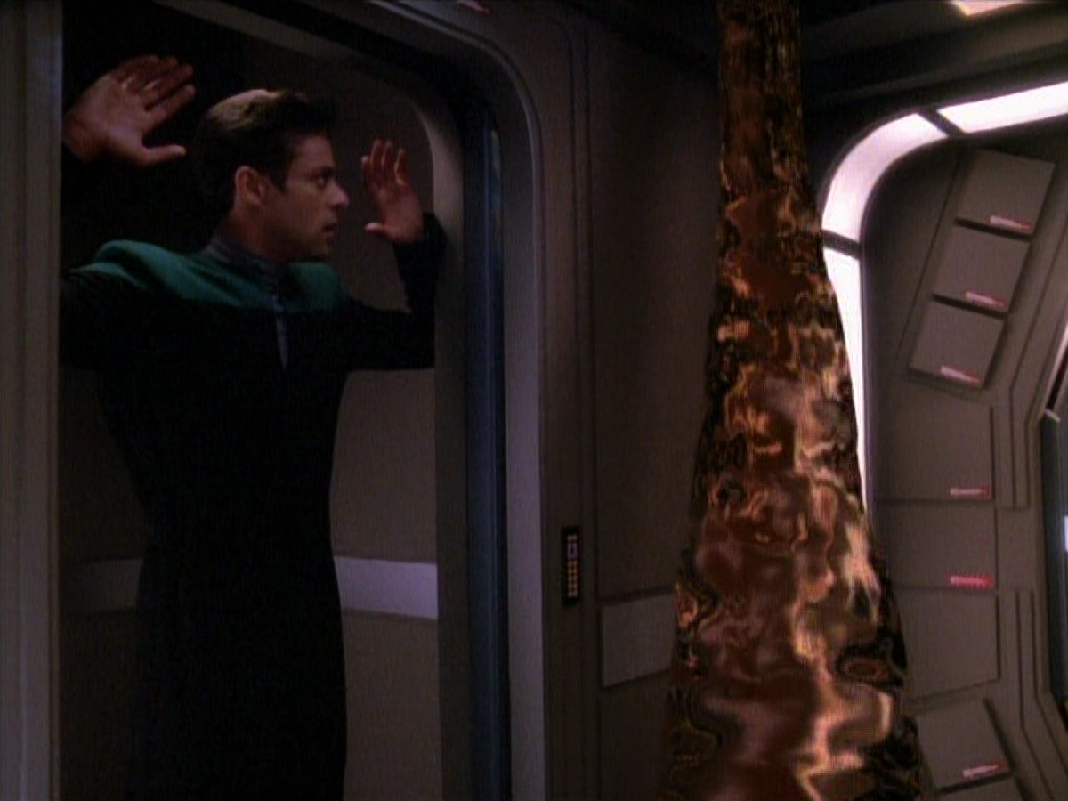 extant_StarTrek_DS9_3x26-TheAdversary_02989.jpg