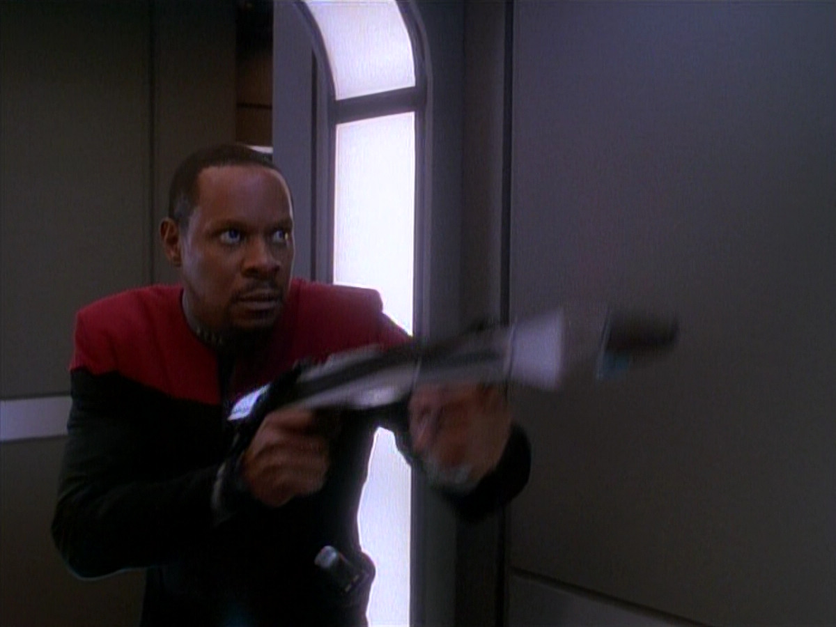 extant_StarTrek_DS9_3x26-TheAdversary_02995.jpg