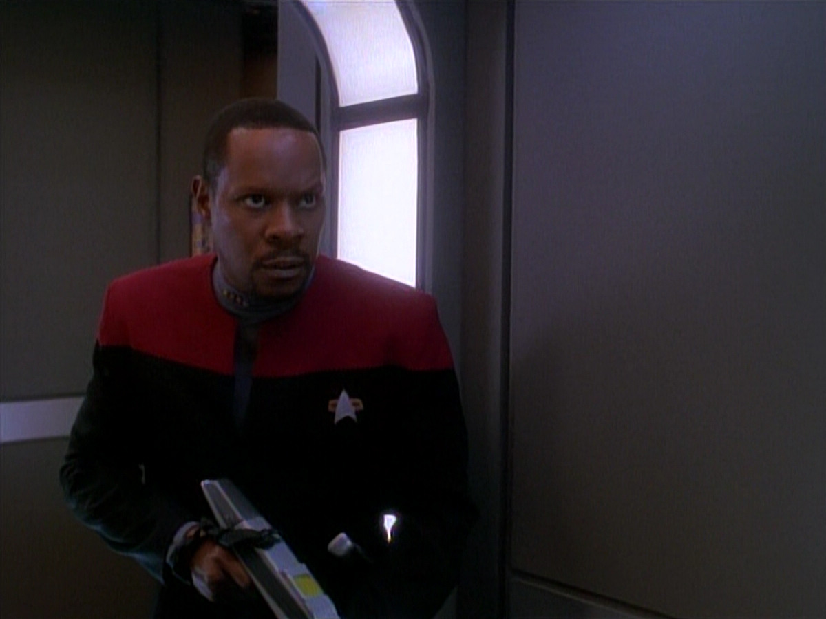 extant_StarTrek_DS9_3x26-TheAdversary_02996.jpg