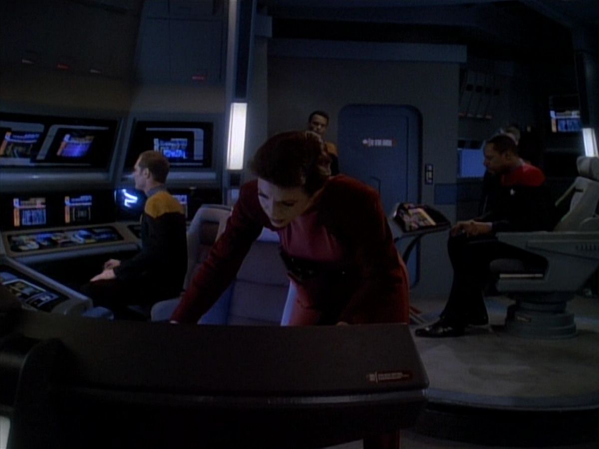 extant_StarTrek_DS9_3x26-TheAdversary_03036.jpg