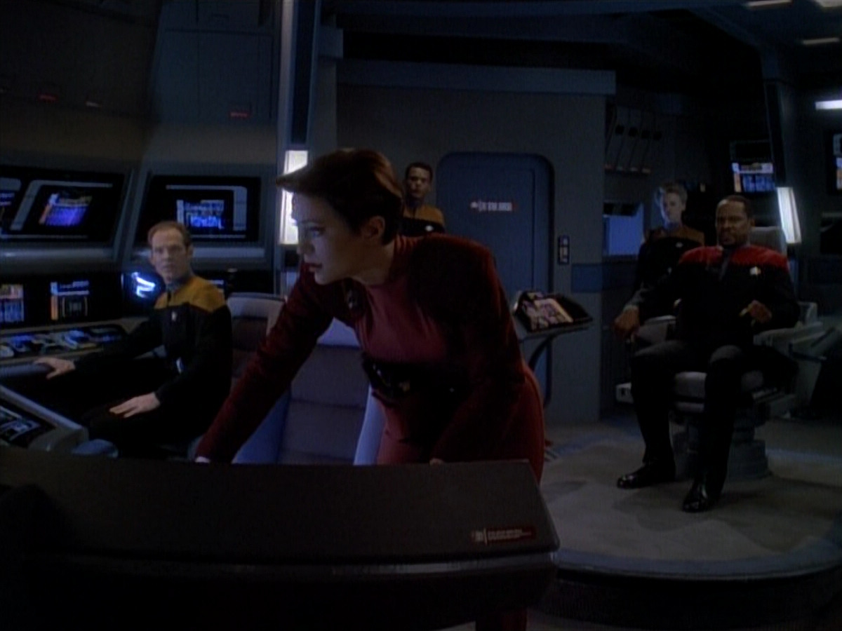 extant_StarTrek_DS9_3x26-TheAdversary_03048.jpg