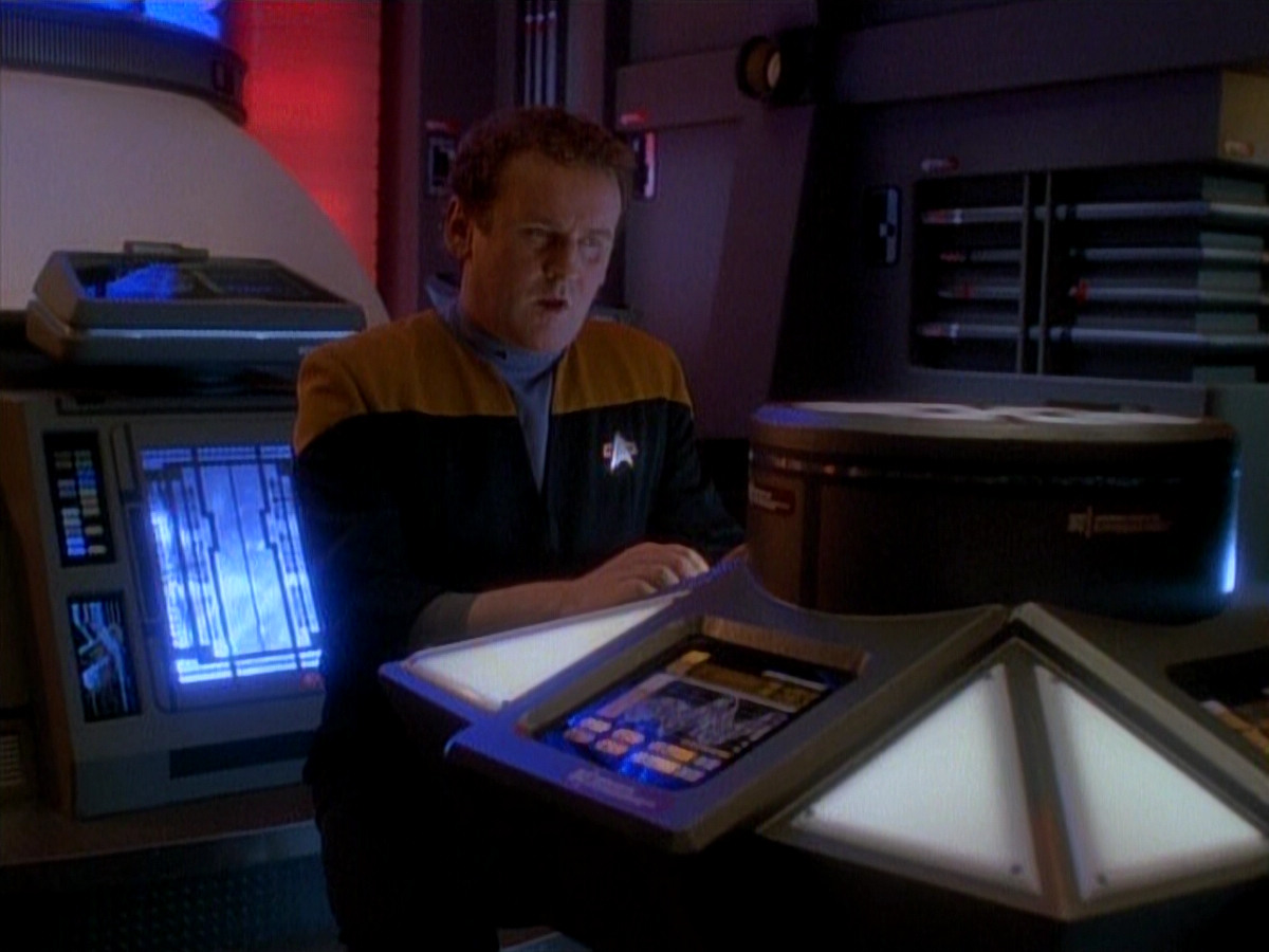 extant_StarTrek_DS9_3x26-TheAdversary_03189.jpg