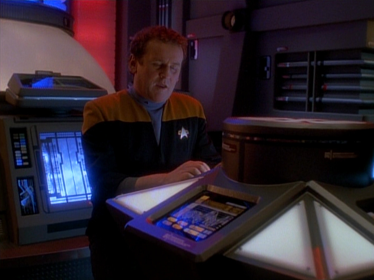 extant_StarTrek_DS9_3x26-TheAdversary_03190.jpg