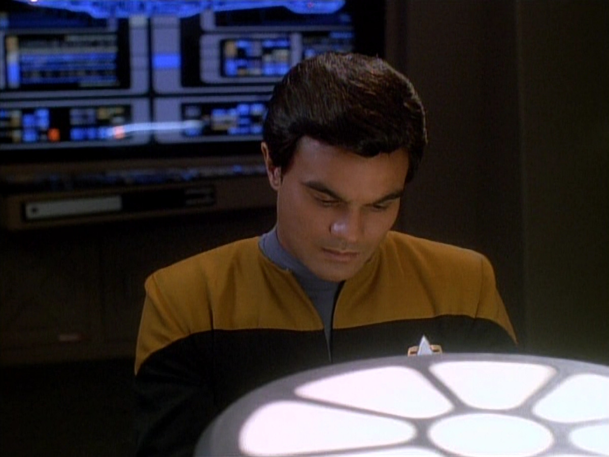extant_StarTrek_DS9_3x26-TheAdversary_03280.jpg