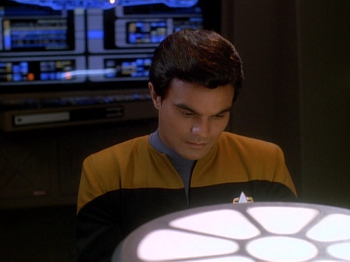 extant_StarTrek_DS9_3x26-TheAdversary_03281.jpg
