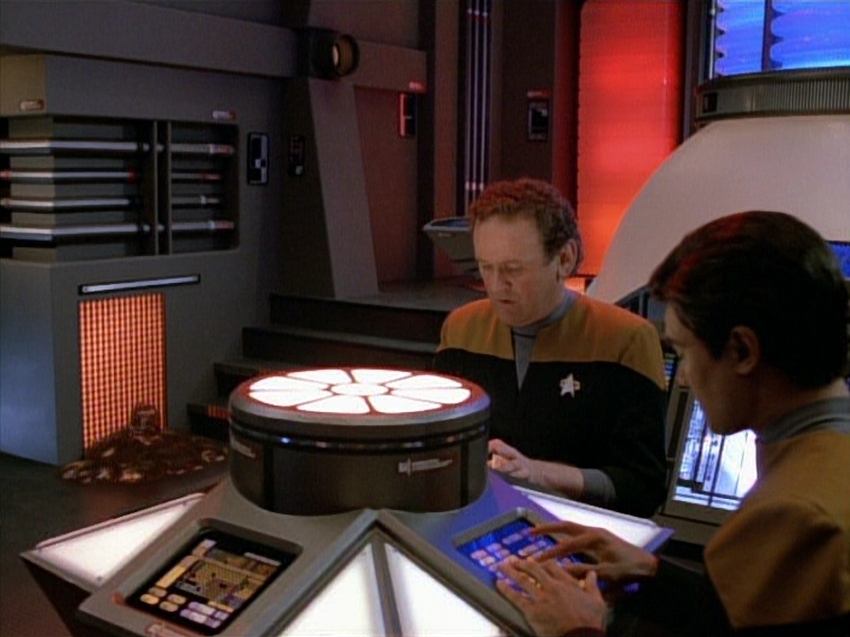 extant_StarTrek_DS9_3x26-TheAdversary_03283.jpg