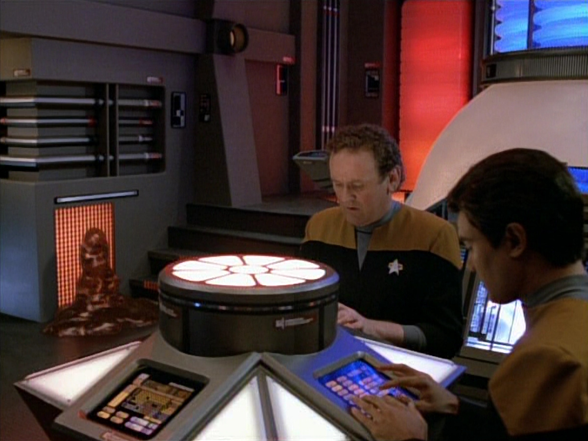extant_StarTrek_DS9_3x26-TheAdversary_03284.jpg
