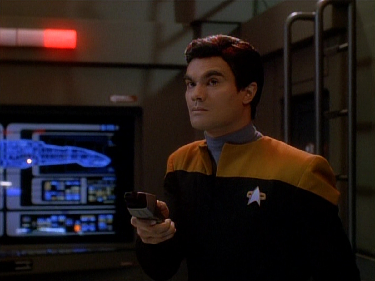 extant_StarTrek_DS9_3x26-TheAdversary_03358.jpg