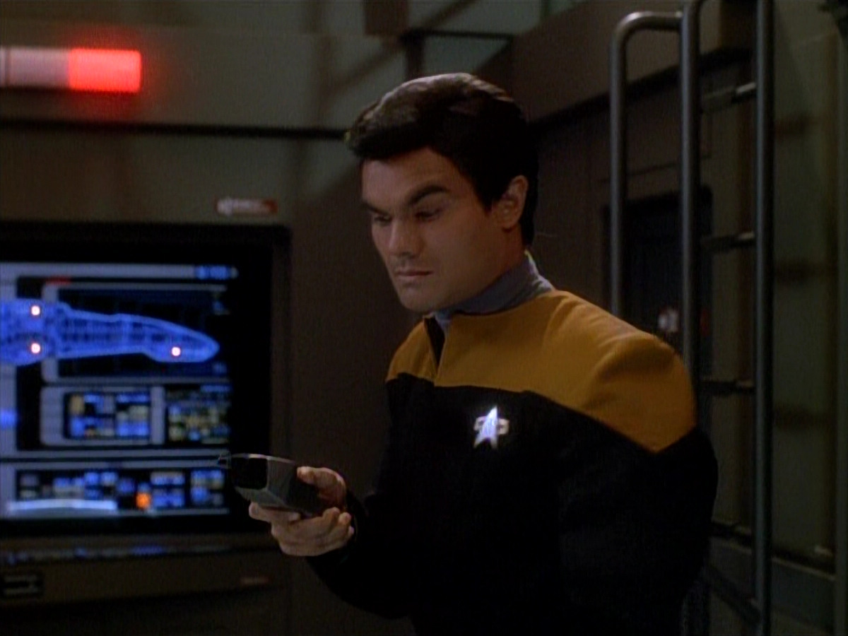 extant_StarTrek_DS9_3x26-TheAdversary_03407.jpg