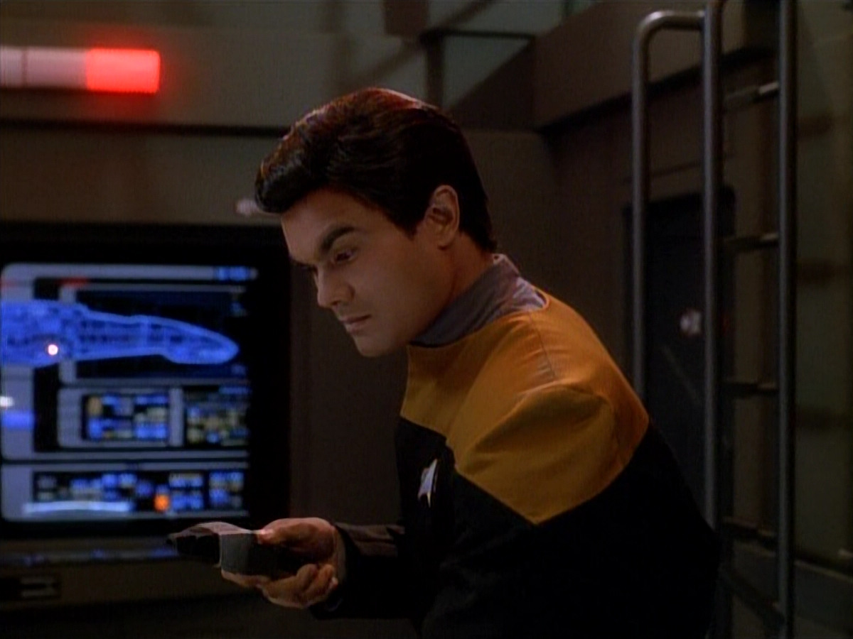 extant_StarTrek_DS9_3x26-TheAdversary_03408.jpg