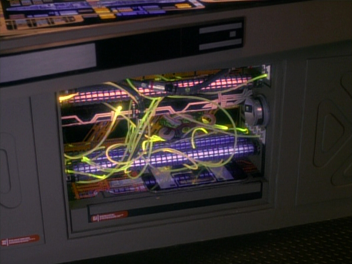 extant_StarTrek_DS9_3x26-TheAdversary_03415.jpg