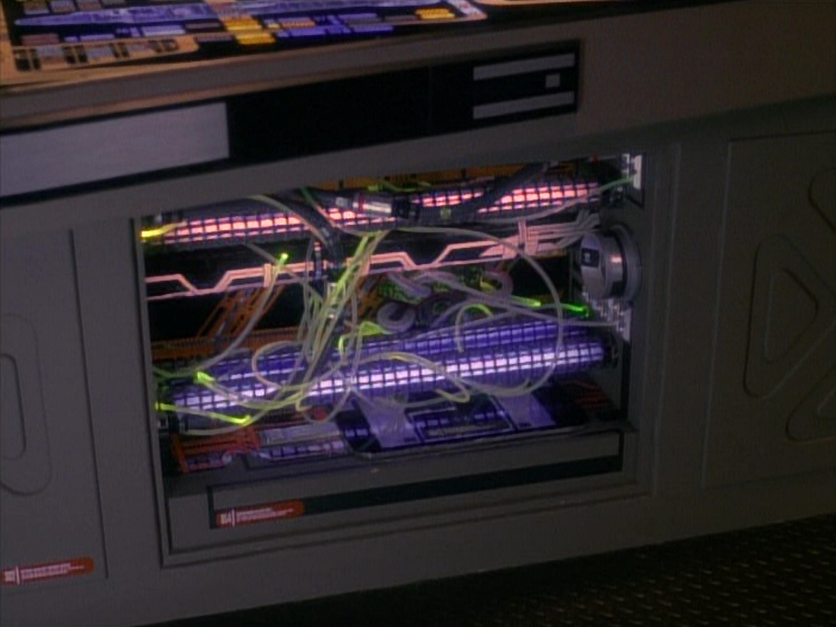 extant_StarTrek_DS9_3x26-TheAdversary_03416.jpg