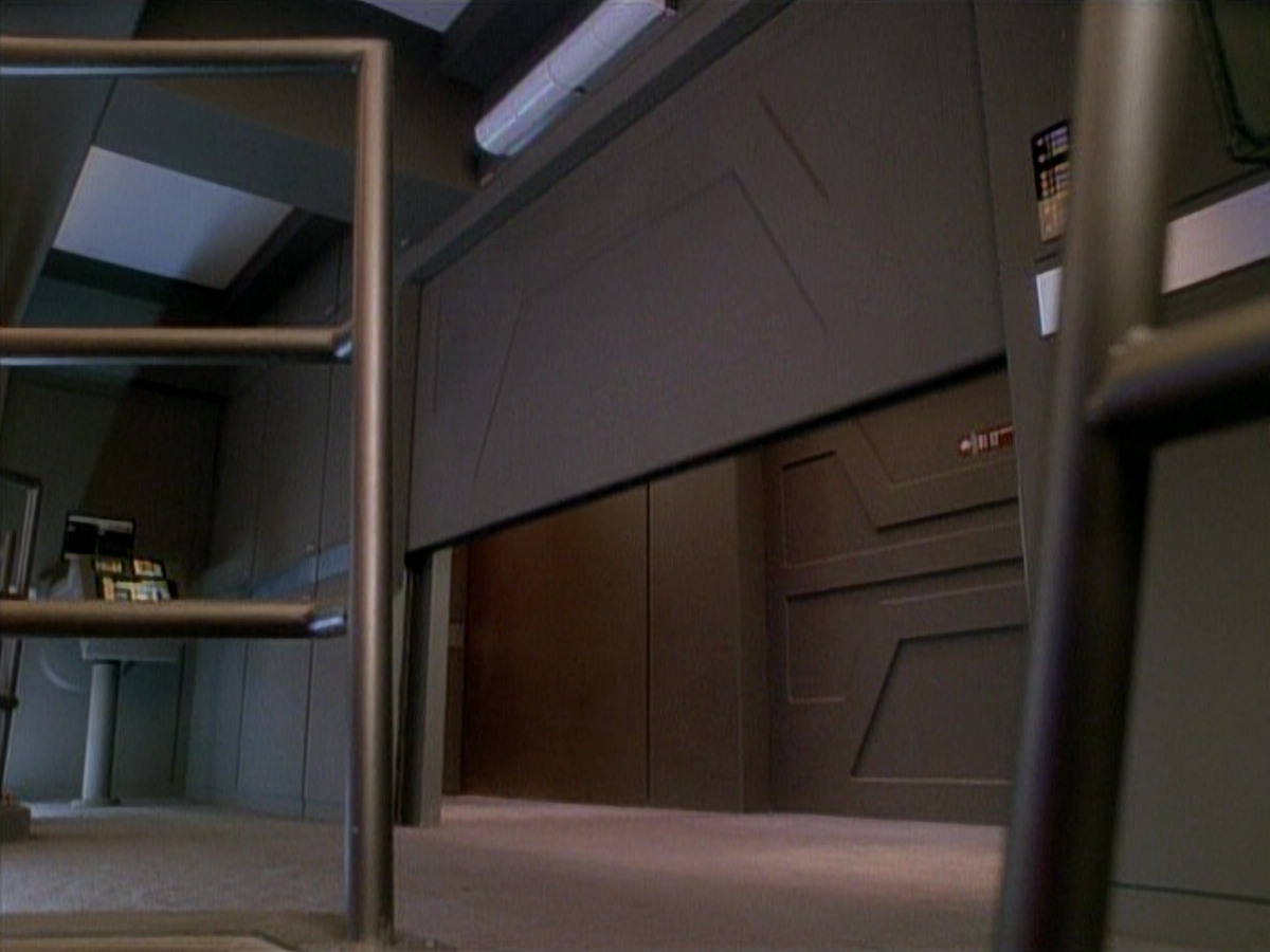 extant_StarTrek_DS9_3x26-TheAdversary_03430.jpg