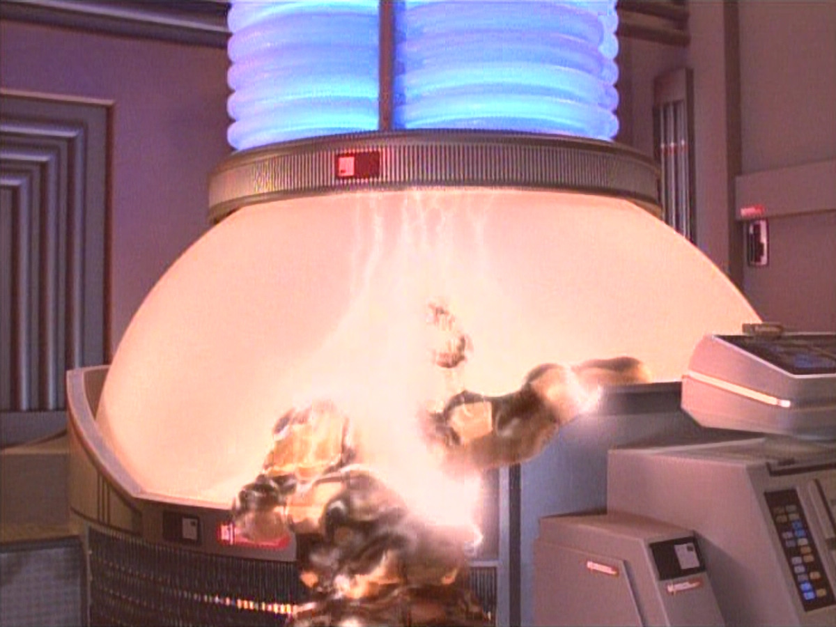 extant_StarTrek_DS9_3x26-TheAdversary_03500.jpg