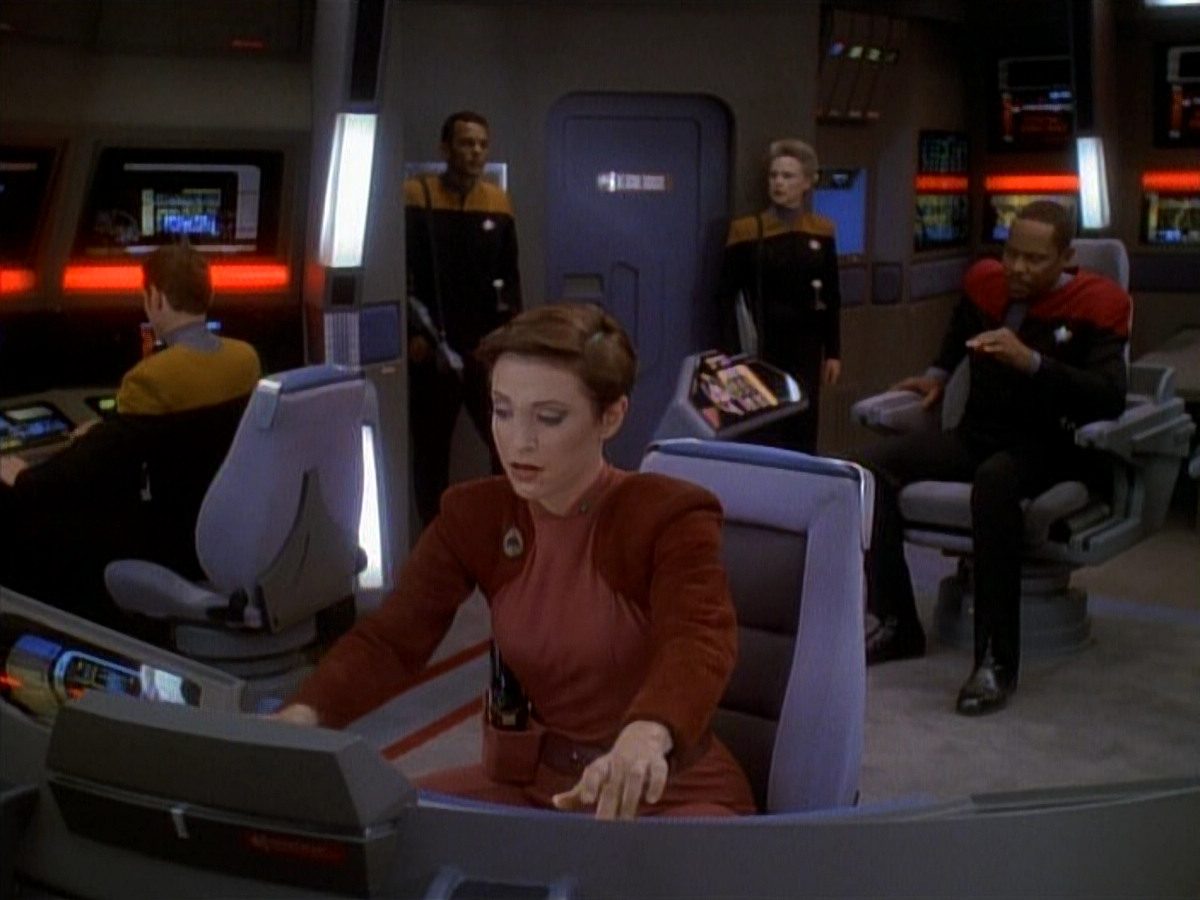 extant_StarTrek_DS9_3x26-TheAdversary_03592.jpg