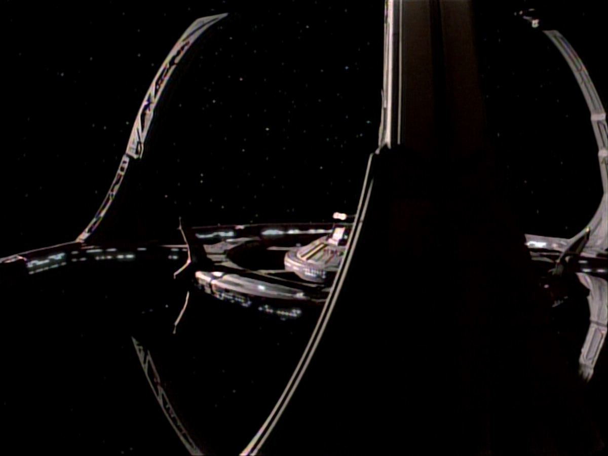 extant_StarTrek_DS9_3x26-TheAdversary_03623.jpg
