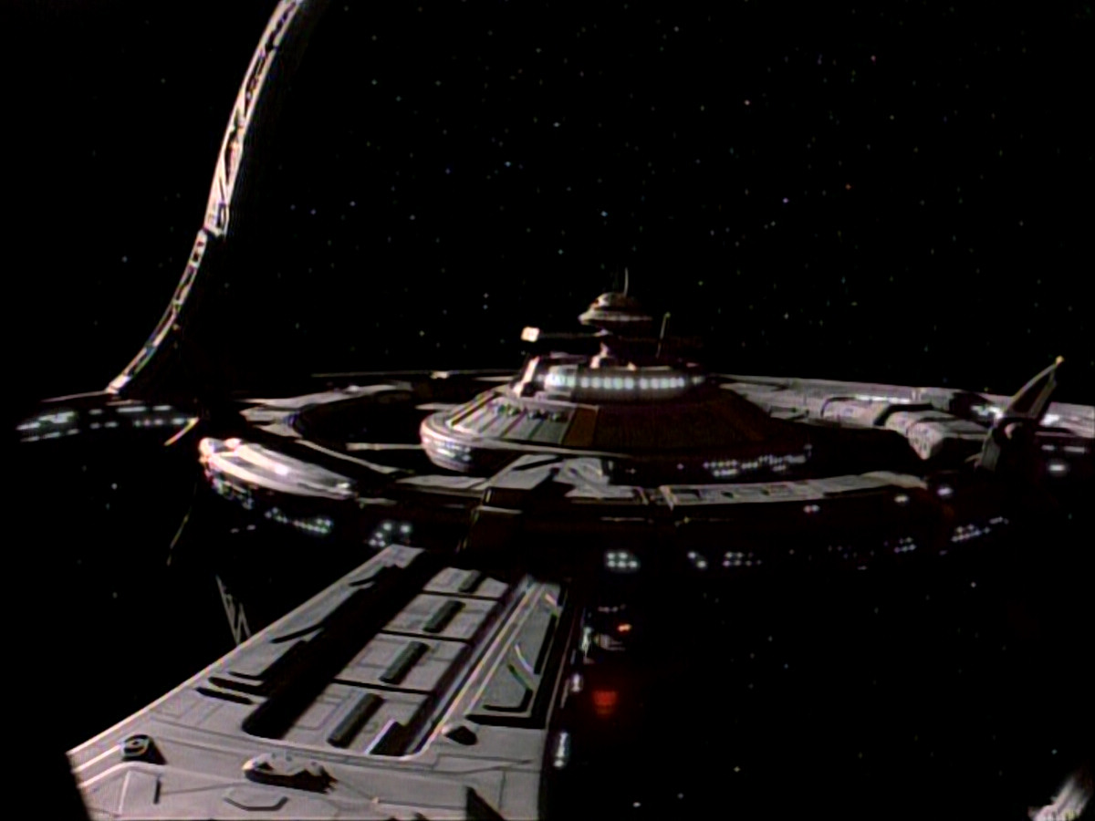 extant_StarTrek_DS9_3x26-TheAdversary_03632.jpg