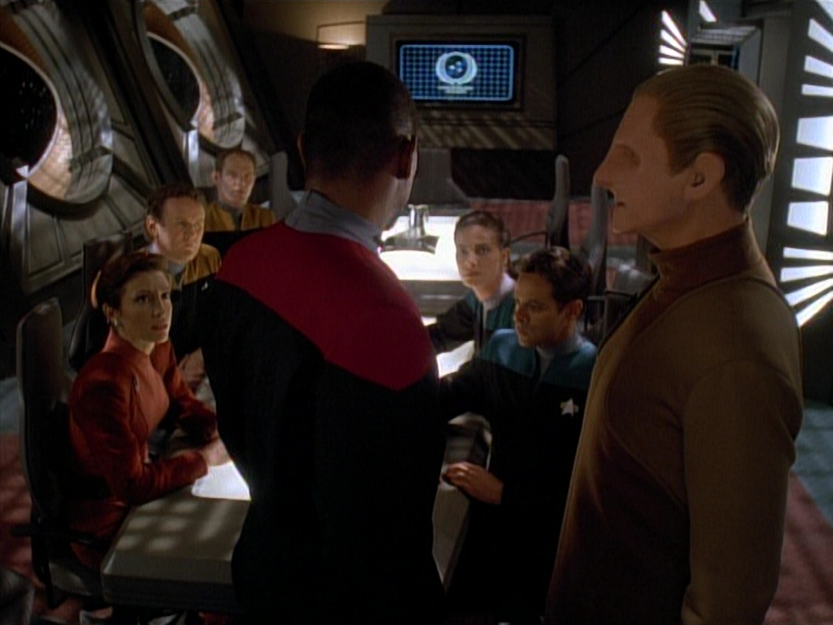 extant_StarTrek_DS9_3x26-TheAdversary_03736.jpg