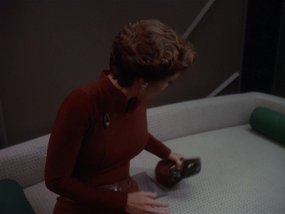 extant_StarTrek_DS9_4x05-Indiscretion_0562.jpg