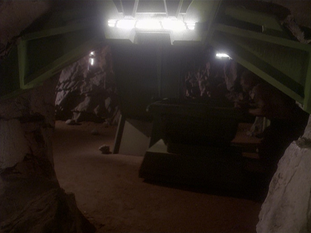 extant_StarTrek_DS9_4x05-Indiscretion_3507.jpg