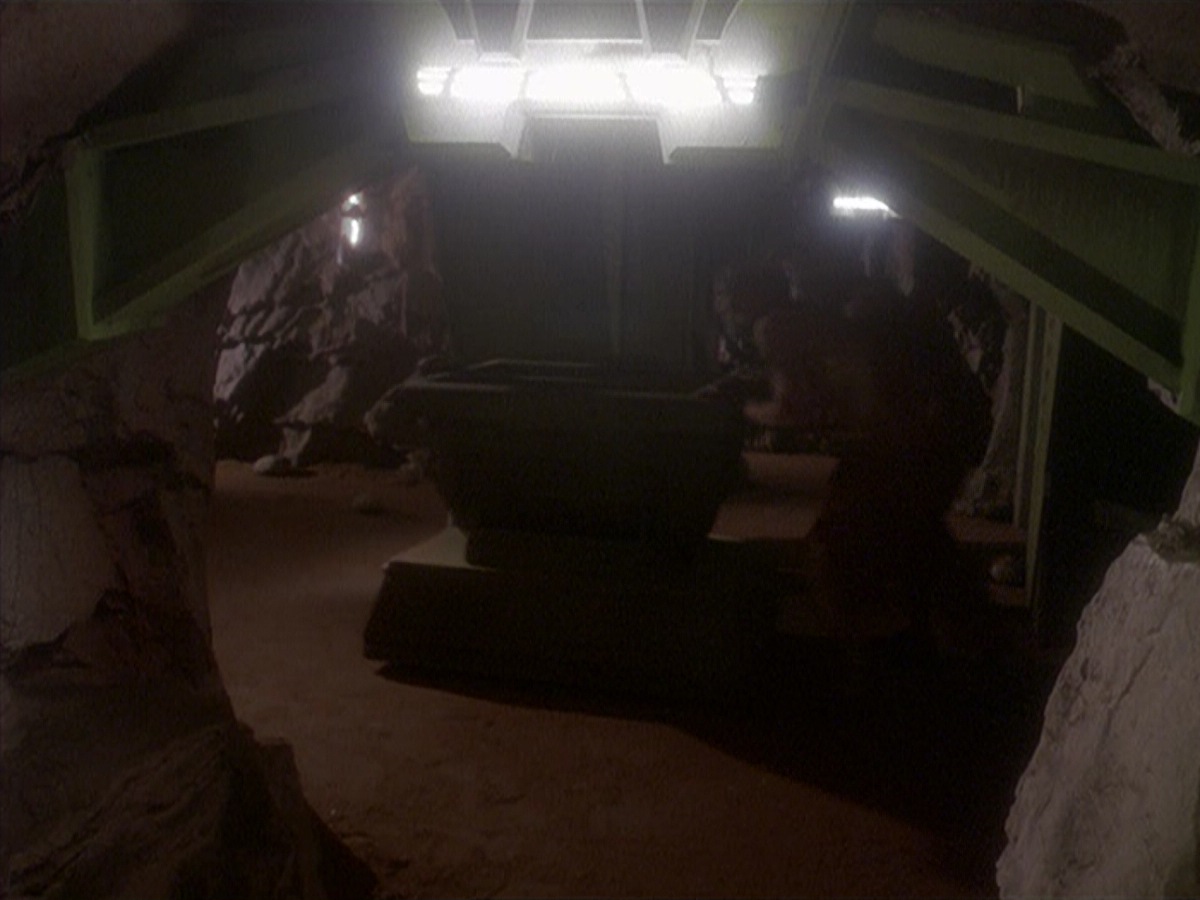 extant_StarTrek_DS9_4x05-Indiscretion_3508.jpg
