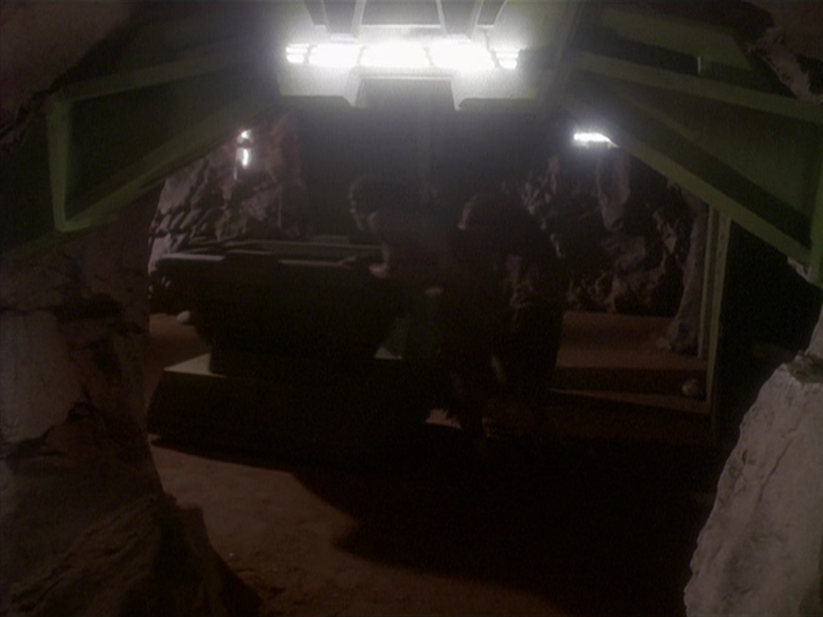 extant_StarTrek_DS9_4x05-Indiscretion_3509.jpg