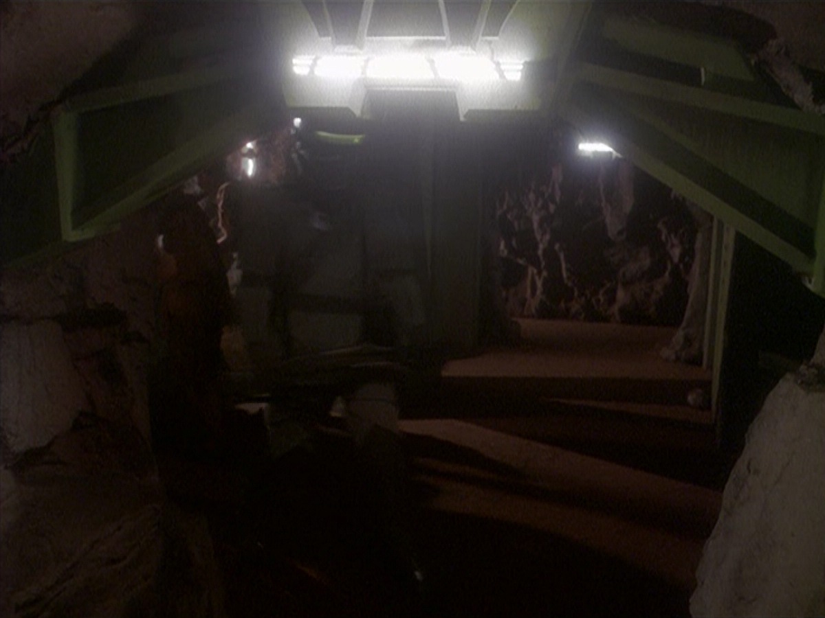 extant_StarTrek_DS9_4x05-Indiscretion_3512.jpg