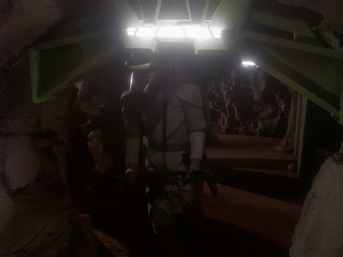 extant_StarTrek_DS9_4x05-Indiscretion_3513.jpg