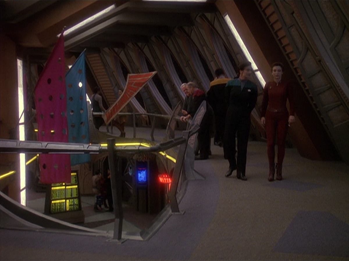 extant_StarTrek_DS9_4x05-Indiscretion_4175.jpg