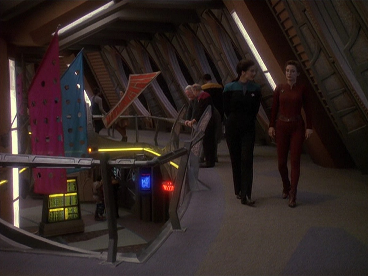 extant_StarTrek_DS9_4x05-Indiscretion_4177.jpg