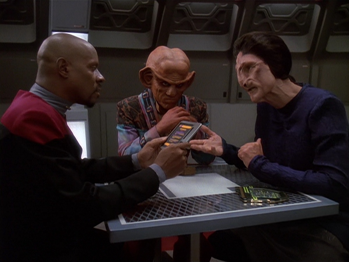 extant_StarTrek_DS9_4x07-StarshipDown_0041.jpg