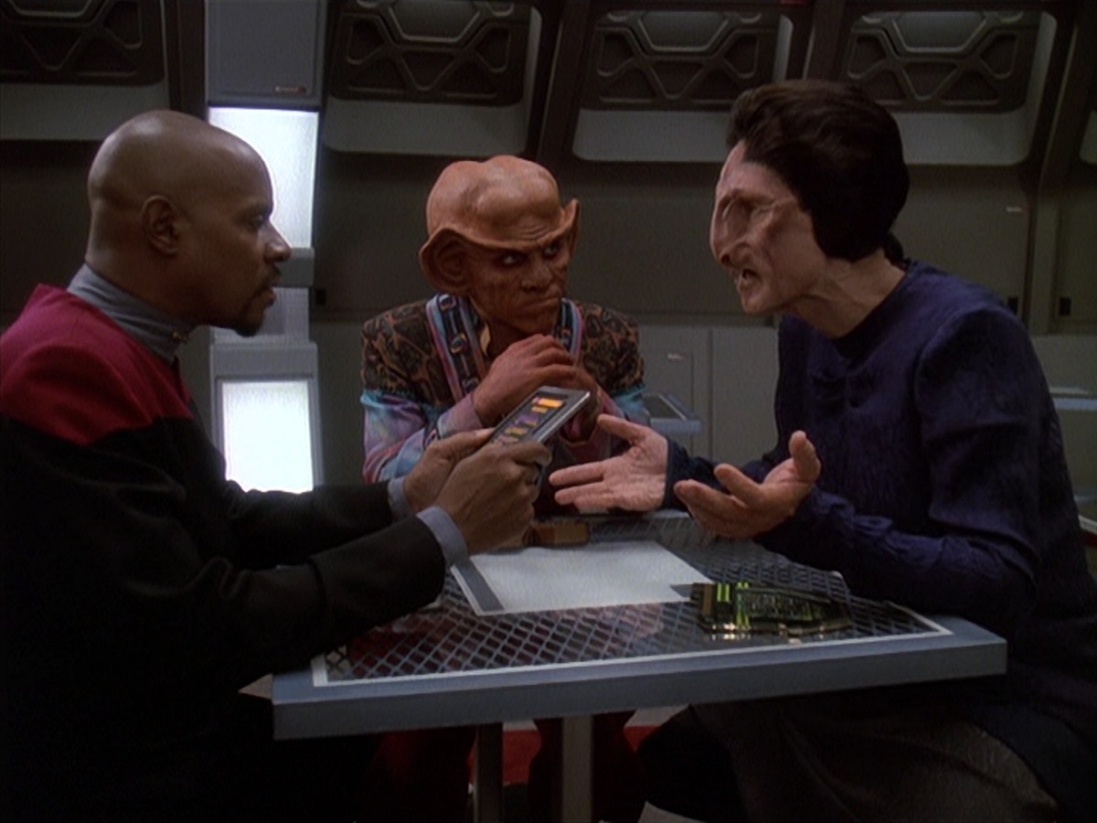 extant_StarTrek_DS9_4x07-StarshipDown_0066.jpg