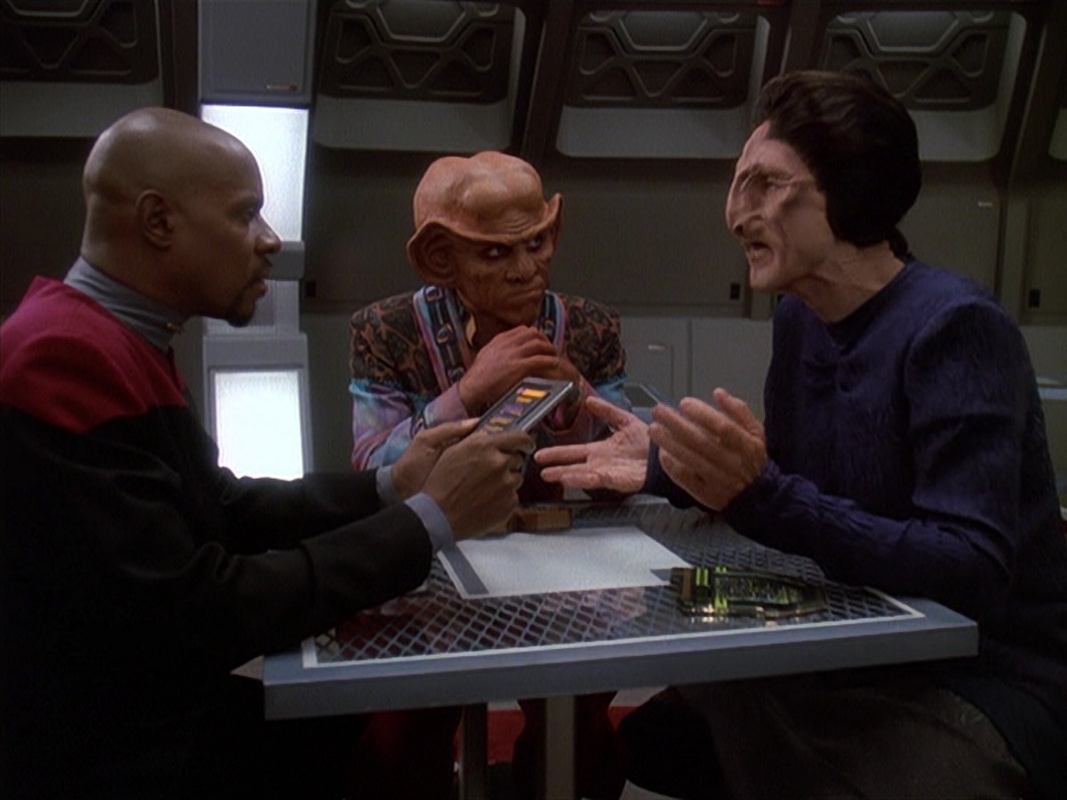 extant_StarTrek_DS9_4x07-StarshipDown_0067.jpg