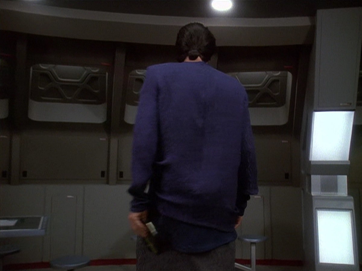 extant_StarTrek_DS9_4x07-StarshipDown_0076.jpg