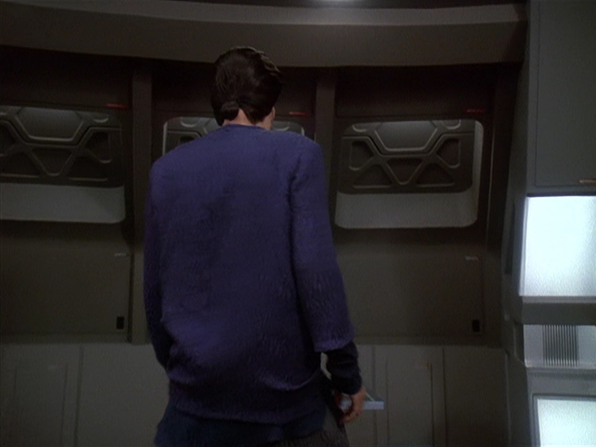 extant_StarTrek_DS9_4x07-StarshipDown_0077.jpg