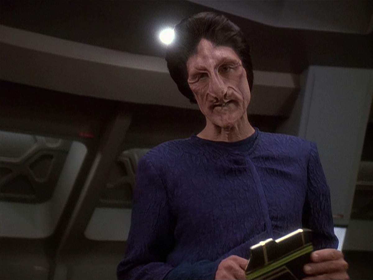 extant_StarTrek_DS9_4x07-StarshipDown_0103.jpg