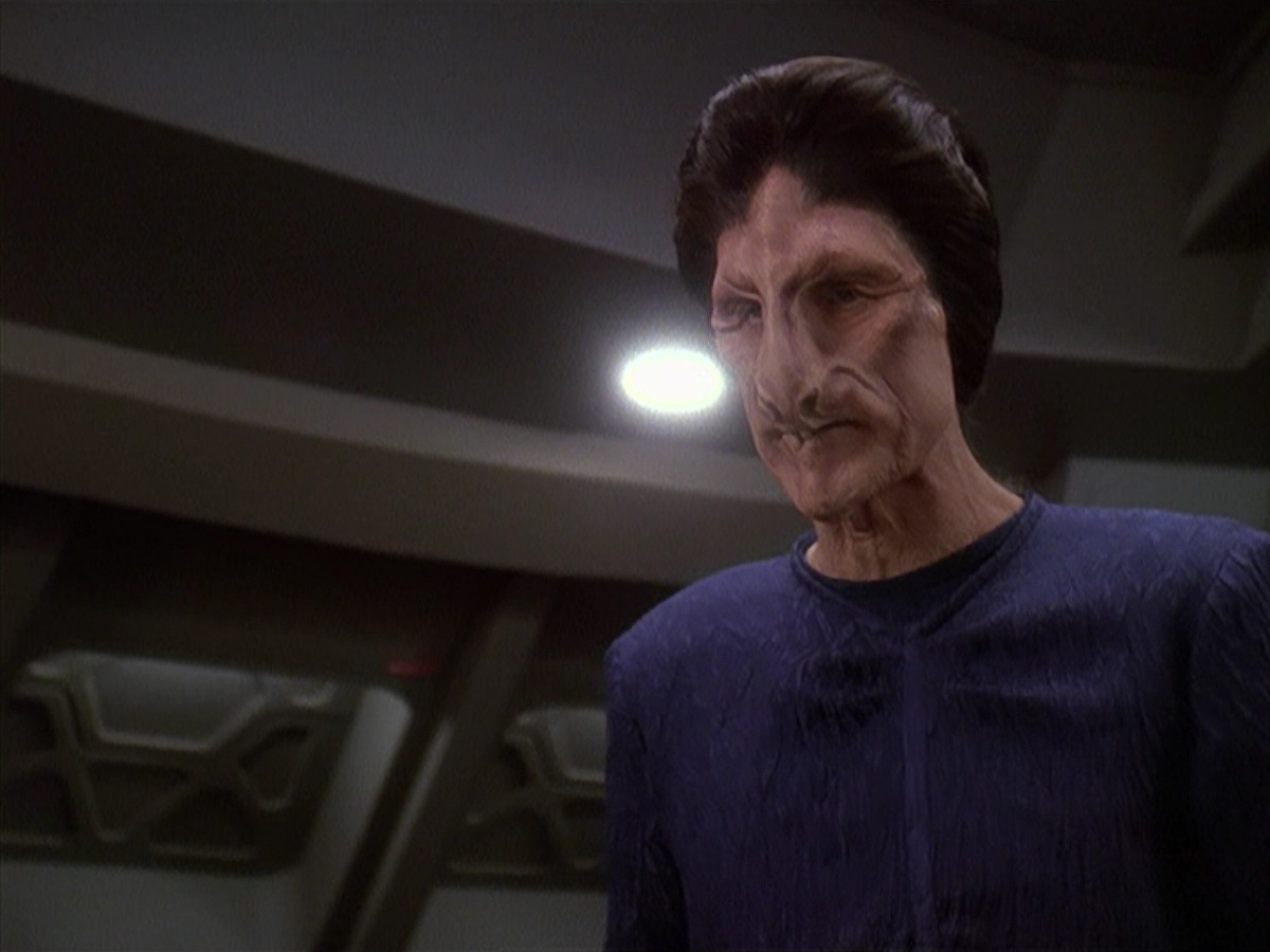 extant_StarTrek_DS9_4x07-StarshipDown_0105.jpg