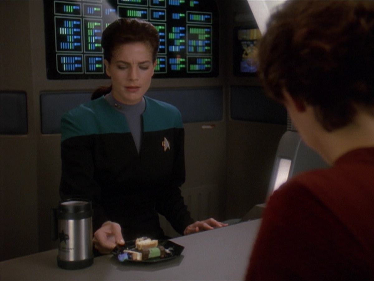 extant_StarTrek_DS9_4x07-StarshipDown_0190.jpg