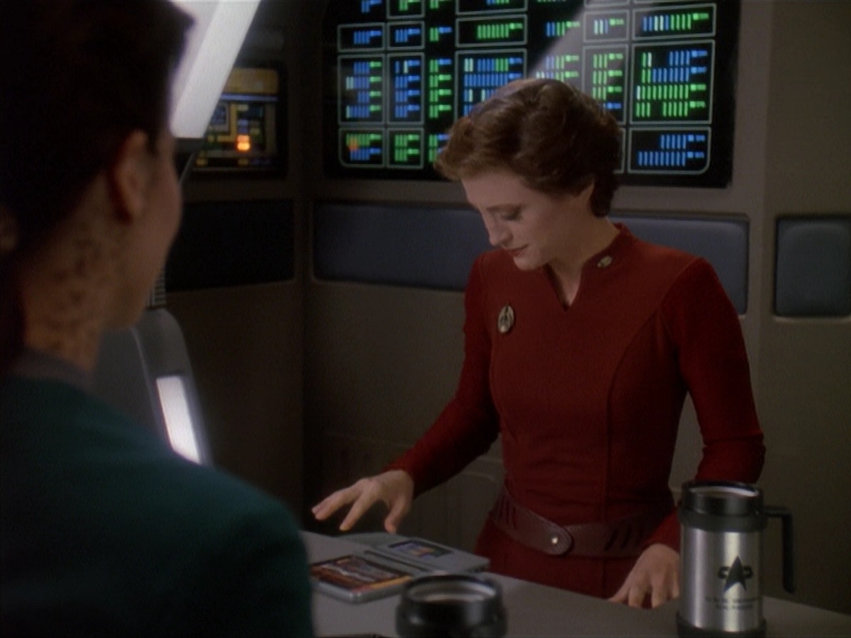 extant_StarTrek_DS9_4x07-StarshipDown_0209.jpg