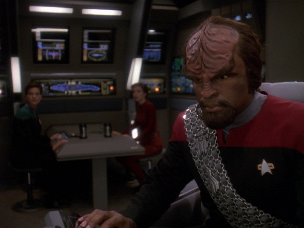 extant_StarTrek_DS9_4x07-StarshipDown_0258.jpg