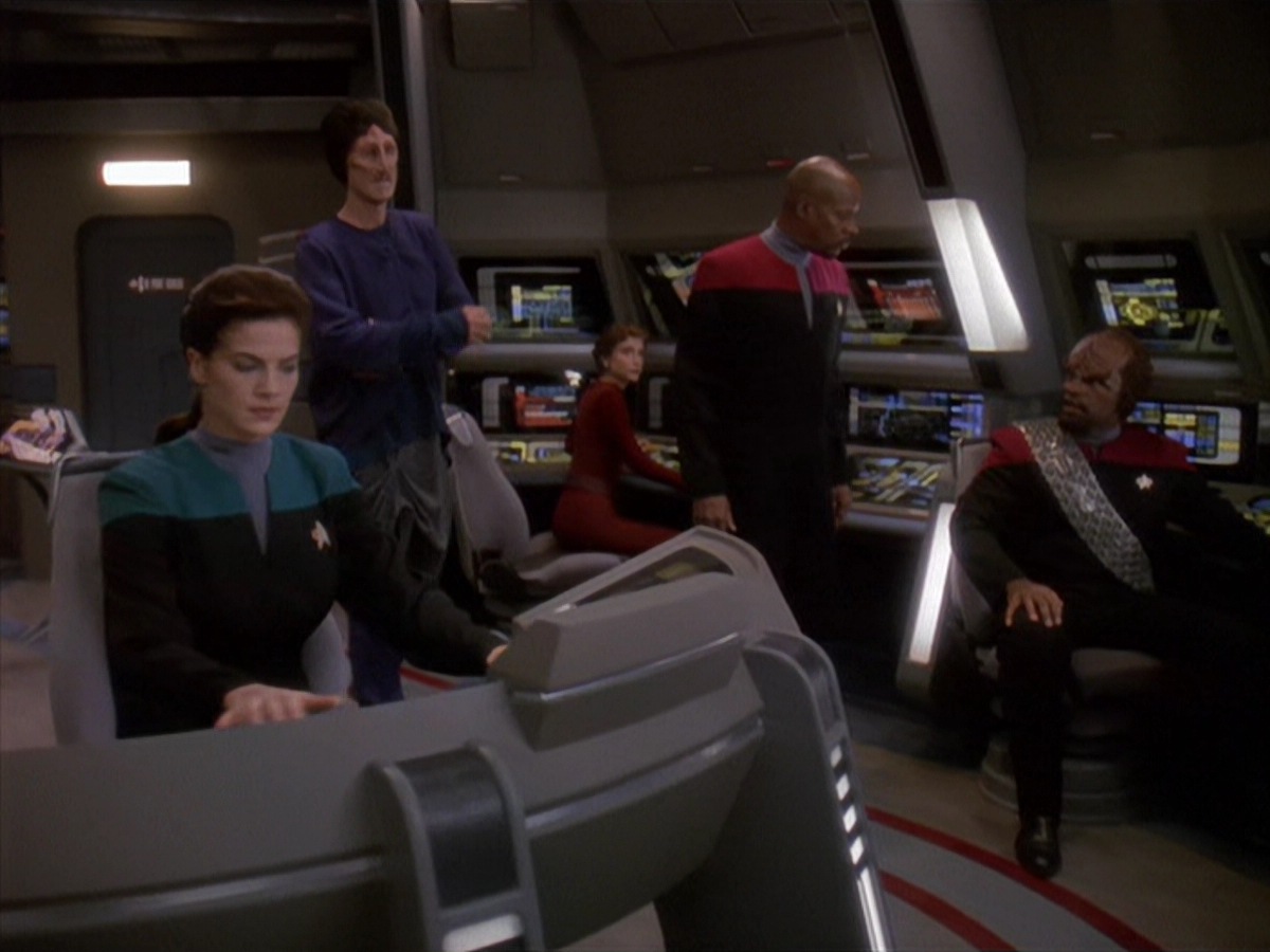 extant_StarTrek_DS9_4x07-StarshipDown_0466.jpg