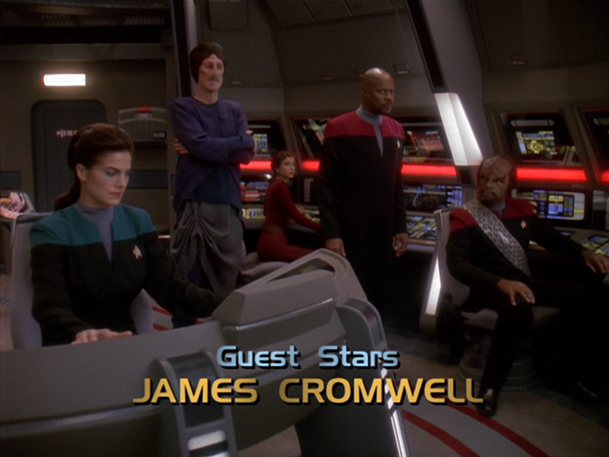 extant_StarTrek_DS9_4x07-StarshipDown_0468.jpg