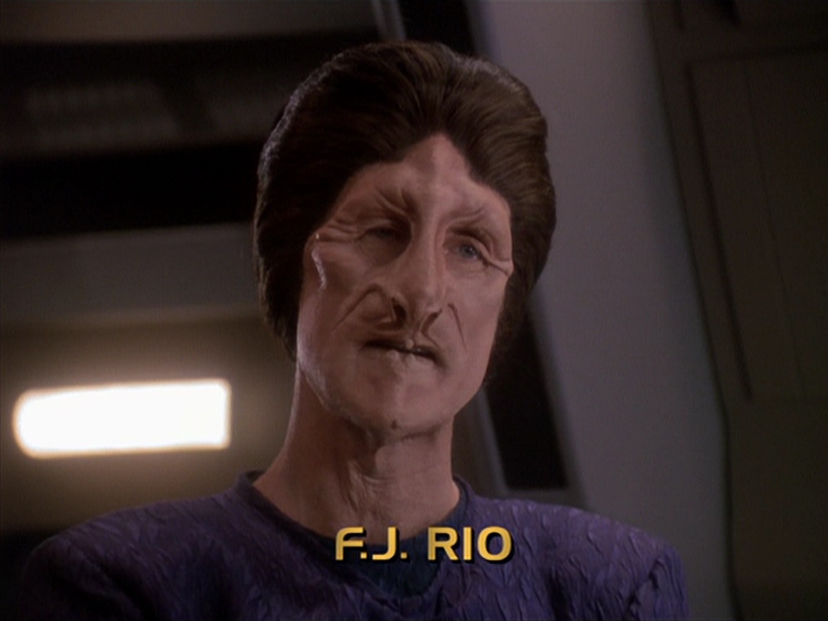 extant_StarTrek_DS9_4x07-StarshipDown_0479.jpg