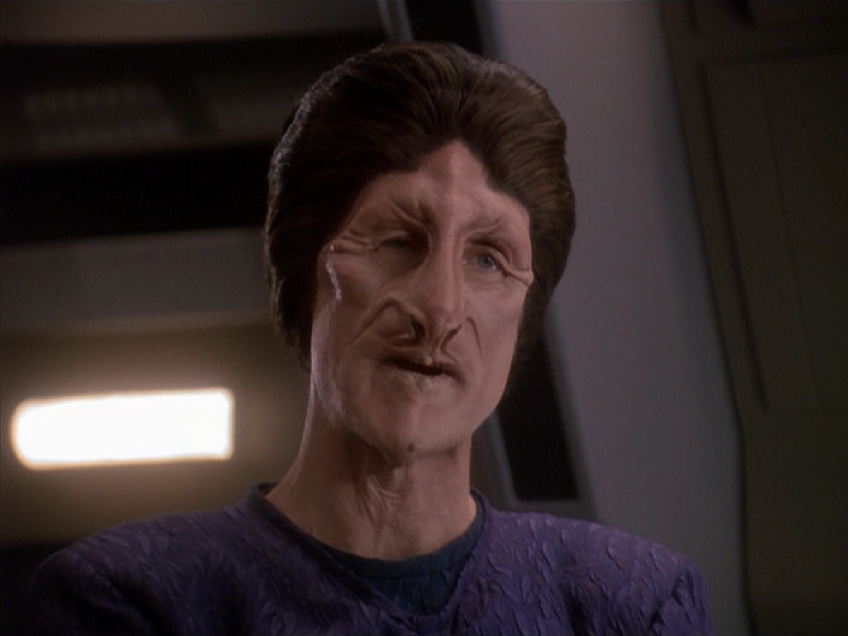 extant_StarTrek_DS9_4x07-StarshipDown_0480.jpg
