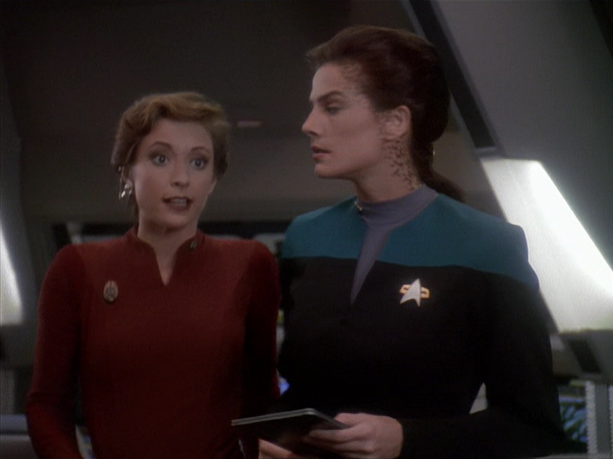extant_StarTrek_DS9_4x07-StarshipDown_0726.jpg
