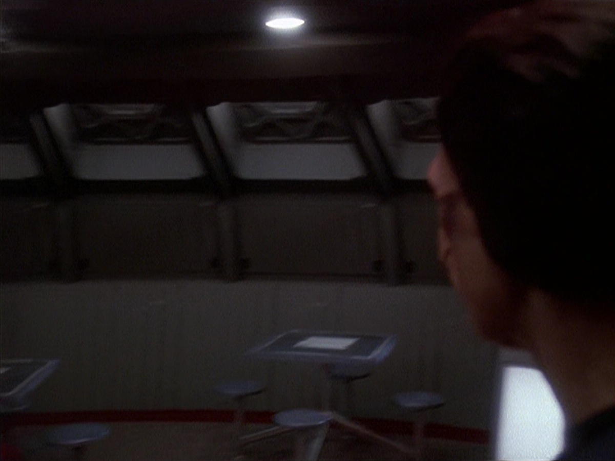 extant_StarTrek_DS9_4x07-StarshipDown_0775.jpg