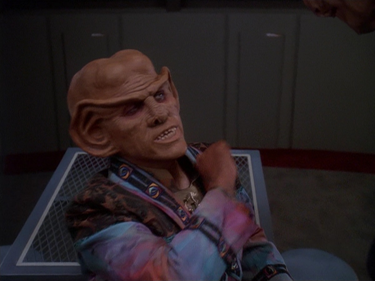 extant_StarTrek_DS9_4x07-StarshipDown_0834.jpg
