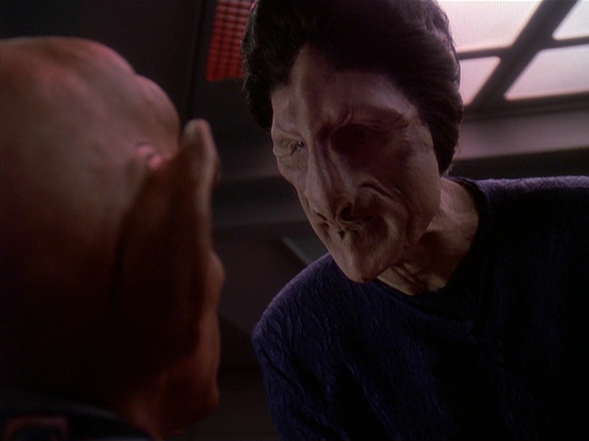 extant_StarTrek_DS9_4x07-StarshipDown_0840.jpg