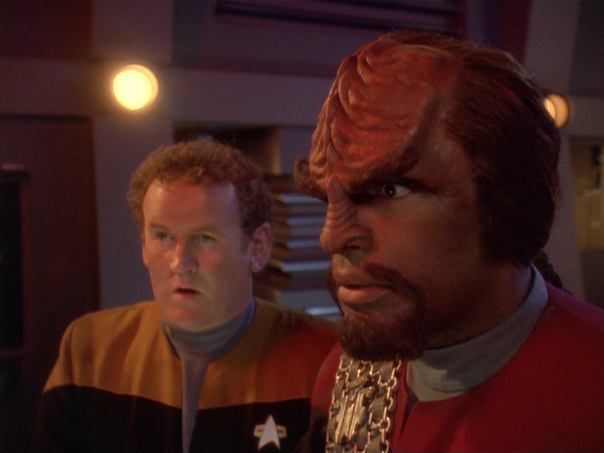 extant_StarTrek_DS9_4x07-StarshipDown_2364.jpg
