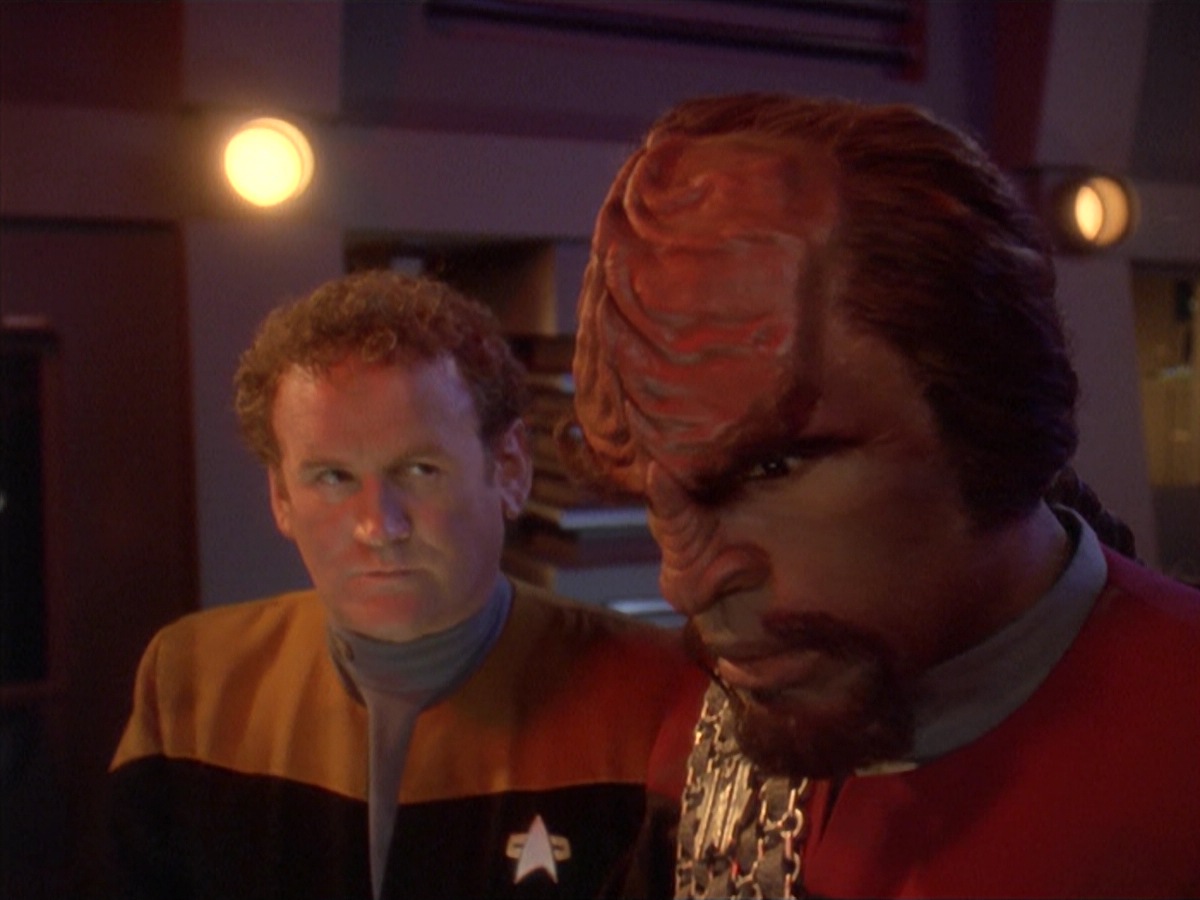 extant_StarTrek_DS9_4x07-StarshipDown_2368.jpg